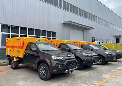 新泰爆破器材运输车-保障安全与效率的关键